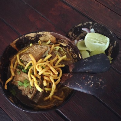 เมนูของร้าน ข้าวซอยกะโหล้ง