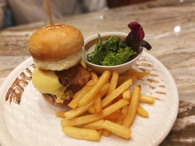 อาหาร หรือ เครื่องดื่ม