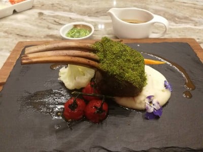 อาหาร หรือ เครื่องดื่ม