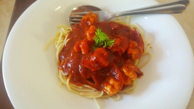 สปาร์เก็ตตี้กุ้งซอสมะเขือเทศ