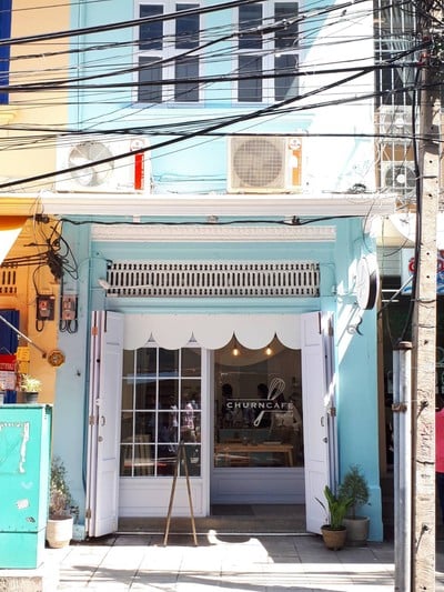 หน้าร้าน Churn Cafe สีลม