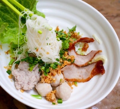 ก๋วยเตี๋ยวเตาถ่านออนเซ็น ท่าข้ามซอย 7 บางขุนเทียน ก๋วยเตี๋ยวเตาถ่านออนเซ็น ท่าข้ามซอย 7 บางขุนเทียน