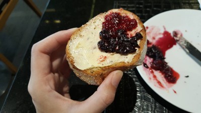 ขนมปังทาแยม