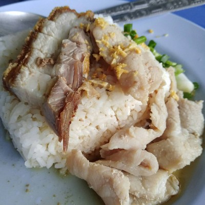 ข้าวหมูสามก๊ก