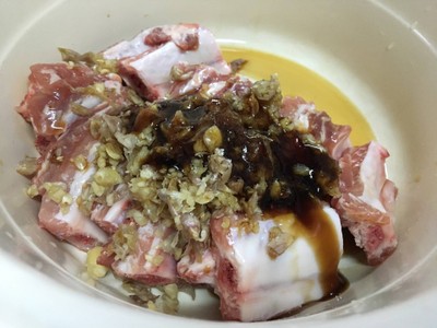 วิธีทำ ซี่โครงหมูกระเทียมพริกไท วิธีทำ ซี่โครงหมูกระเทียมพริกไท