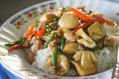 ข้าวหมูน้ำมันหอย