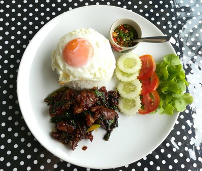 Cafe House (คาเฟ่ เฮ้าส์) บ้านโป่ง Cafe House (คาเฟ่ เฮ้าส์) บ้านโป่ง