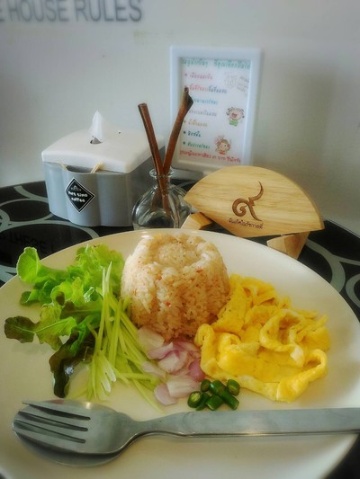 ข้าวผัดน้ำพริก  60-.