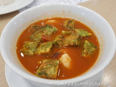 แกงส้มชะอมกุ้งสด