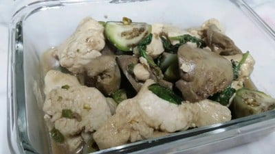 ไก่ผัดพริกขี้หนูสด