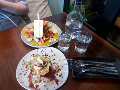 อาหาร หรือ เครื่องดื่ม