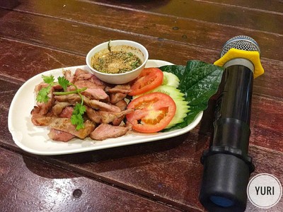 หมูย่างจิ้มแจ่ว