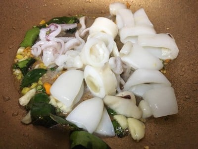 วิธีทำ ผัดฉ่าปลาหมึก