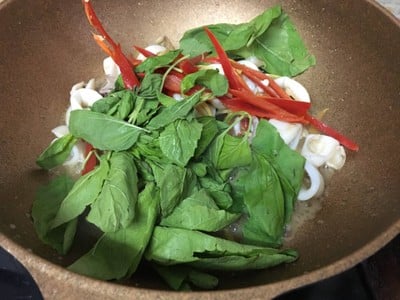 วิธีทำ ผัดฉ่าปลาหมึก