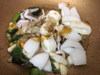 วิธีทำ ผัดฉ่าปลาหมึก