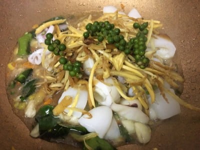 วิธีทำ ผัดฉ่าปลาหมึก