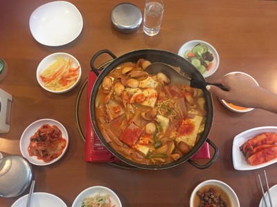 อาหาร หรือ เครื่องดื่ม