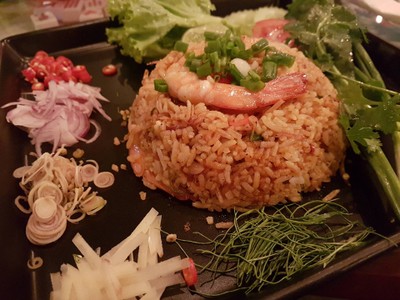 ข้าวผัดต้มยำกุ้ง