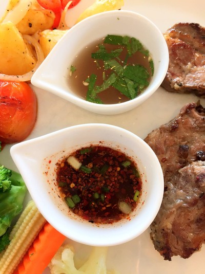 ซี่โครงแกะย่างซอสมิ้นส์