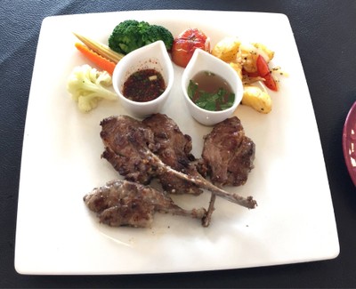 ซี่โครงแกะย่างซอสมิ้นส์