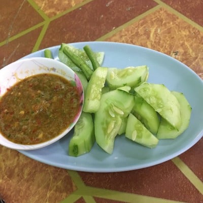 ร้าน(ป้าไก่)ข้าวแกงปักษ์ใต้พัทลุง -กาญจนาภิเษก 5/7หน้าหมู่บ้านคอนแนค5