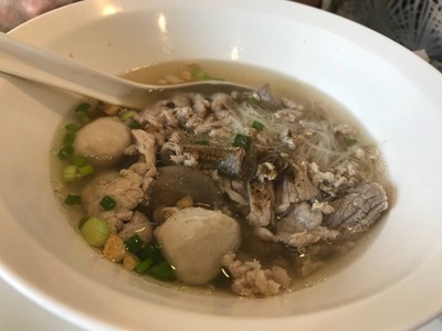 เส้นหมี่หมูน้ำใส
