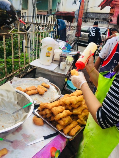 ปาท่องโก๋ไว้นมข้น