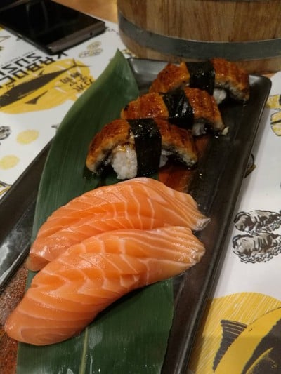 แซลม่อนซูชิ