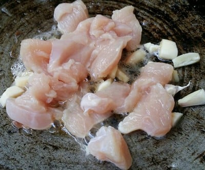 วิธีทำ ผัดคะน้าไก่ วิธีทำ ผัดคะน้าไก่