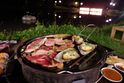 อาหาร หรือ เครื่องดื่ม