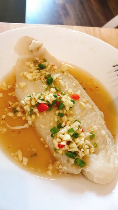ปลาดอลลี่นึ่งมะนาว สูตรไมโครเวฟง่ายๆ
