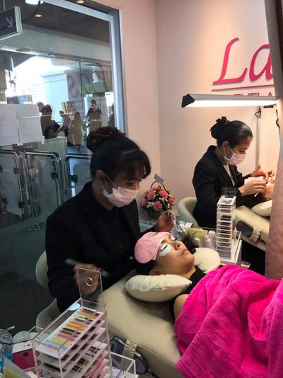 Lashury Eyelash salon บีทีเอสเอกมัย