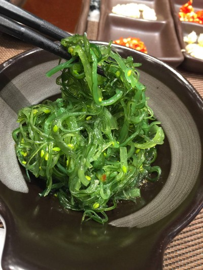 ยำสาหร่ายเย็น