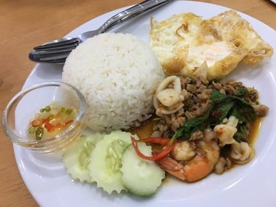 กะเพรารวมมิตร