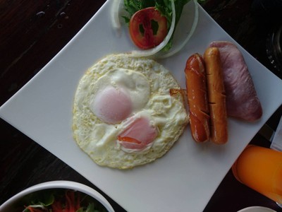breakfast : ไข่สองฟอง