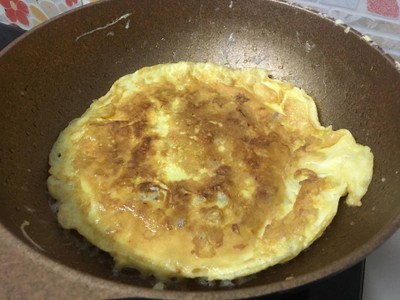 วิธีทำ ไข่เจียวแหนมหม้อ วิธีทำ ไข่เจียวแหนมหม้อ