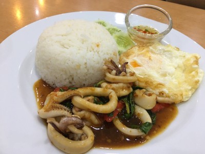 กะเพราปลาหมึก