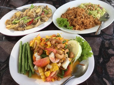 อาหาร หรือ เครื่องดื่ม