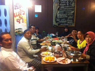 ทั้งผู้ใหญ่และเด็กก็มาใด้