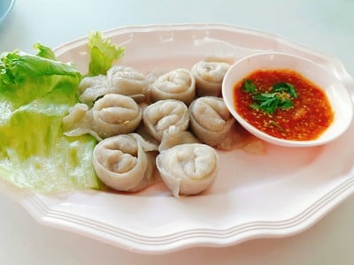 เมนูของร้าน สอาด ก๋วยเตี๋ยวลูกชิ้นปลา เย็นตาโฟเสวย - สามกษัตริย์