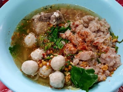 กาเหลาน้ำใสธรรมดา
