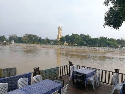 บรรยากาศ De Riva Ayothaya
