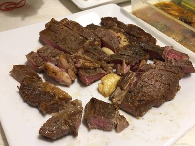 สเต็กเนื้อริบอาย(300กรัม)+ซอสแจ่ว