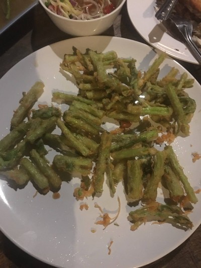 ยำผักบุ้งกรอบ