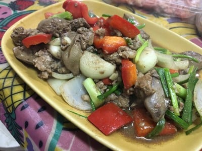 เครื่องในไก่ผัดพริกหวาน เครื่องในไก่ผัดพริกหวาน