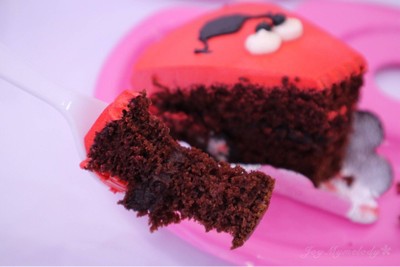 CHOCOLATE CAKE