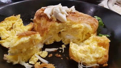 กับข้าวกับปลา Central Embassy