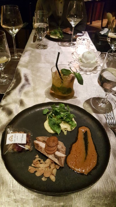 อาหาร หรือ เครื่องดื่ม