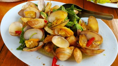 หอยตลับผัดโหระพา