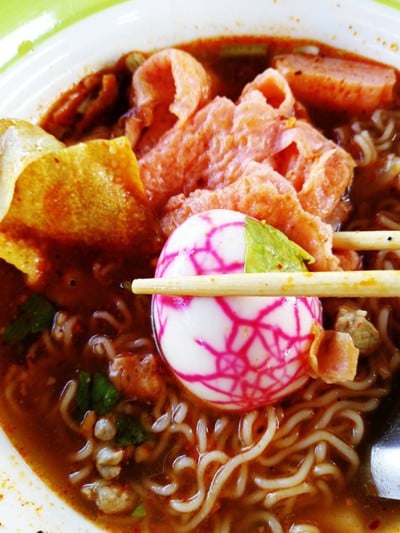 เต-ชา ก๋วยเตี๋ยวไข่ไดโนเสาร์